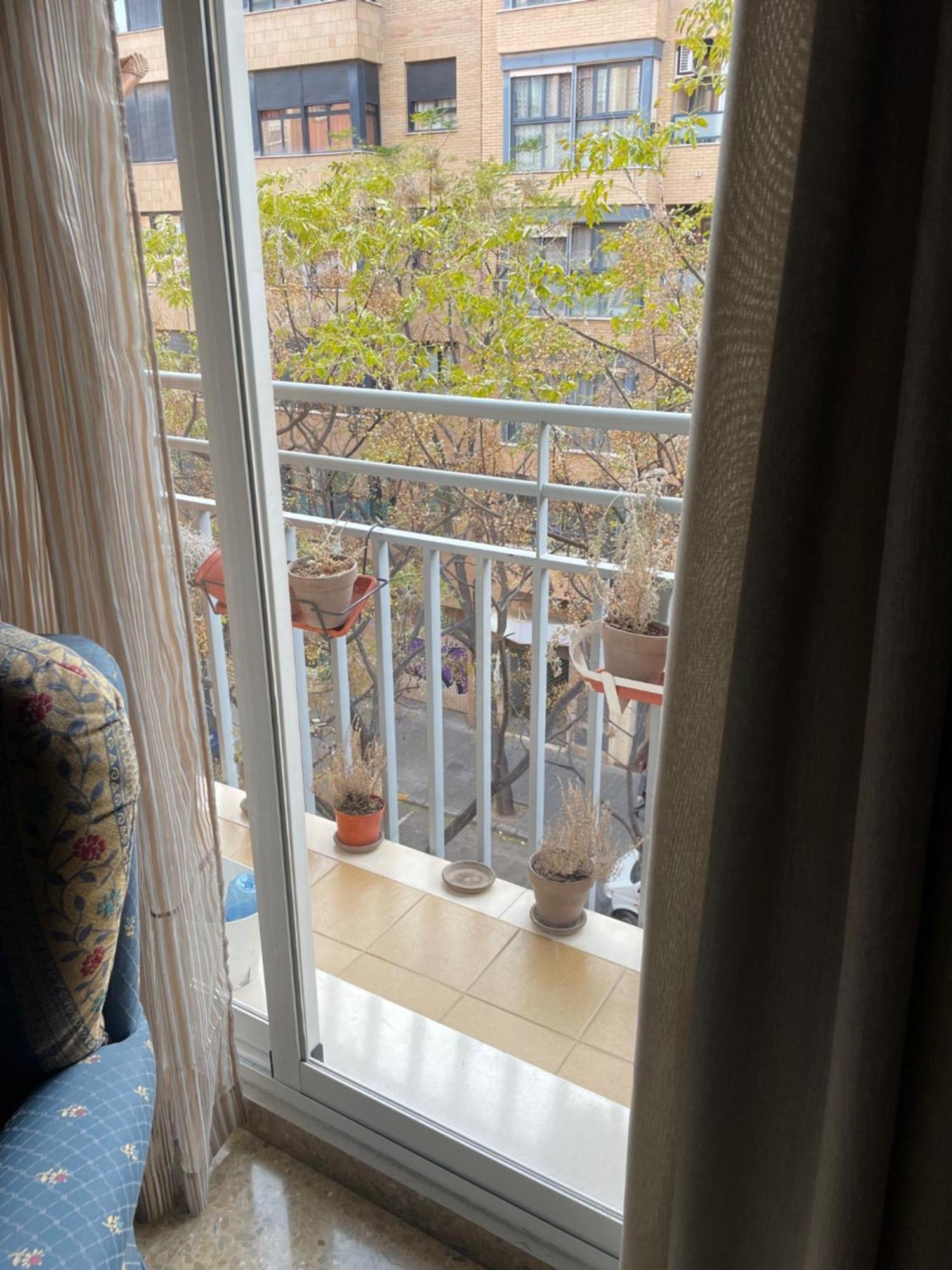 Appartement Chica En Vivienda Compartida Con Anfitrion Hombre